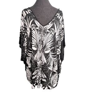 NWT Lane Bryant Plus Size Black White Tropical Blouse